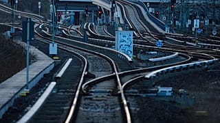 Au moins un mort et trente blessés dans le déraillement d'un train aux Pays-Bas