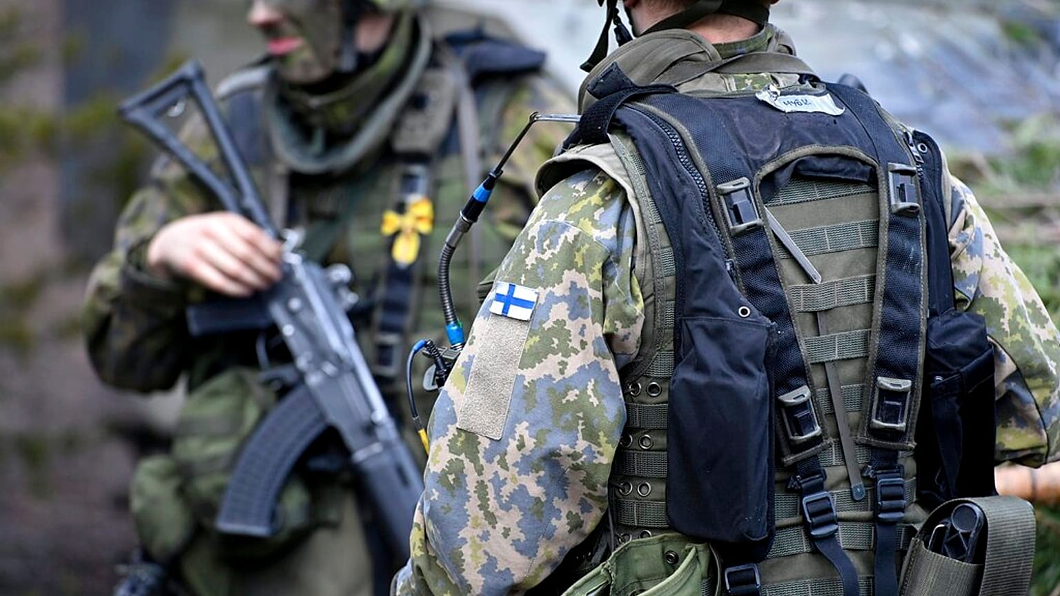 Soldados militares participan en unos ejercicios militares de la OTAN