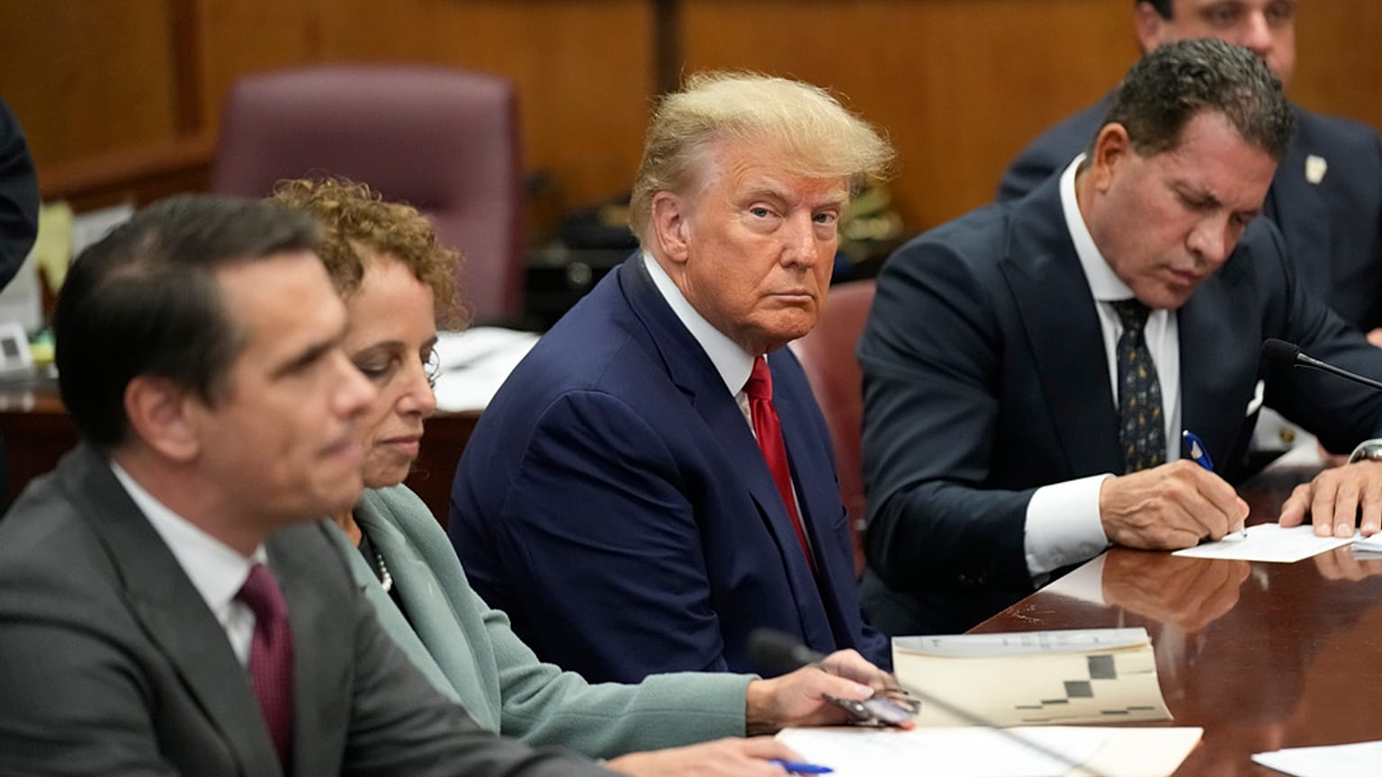 Donald Trump lors de l'audience à New York, le 4 avril 2023