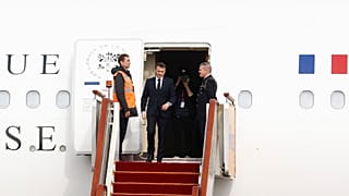 Emmanuel Macron ist in Peking gelandet