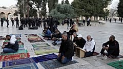 صورة لمصلين في المسجد الأقصى