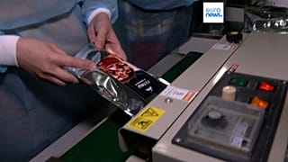 Des repas complets sont proposés comme du goulasch, du poulet sauté ou du chili con carne