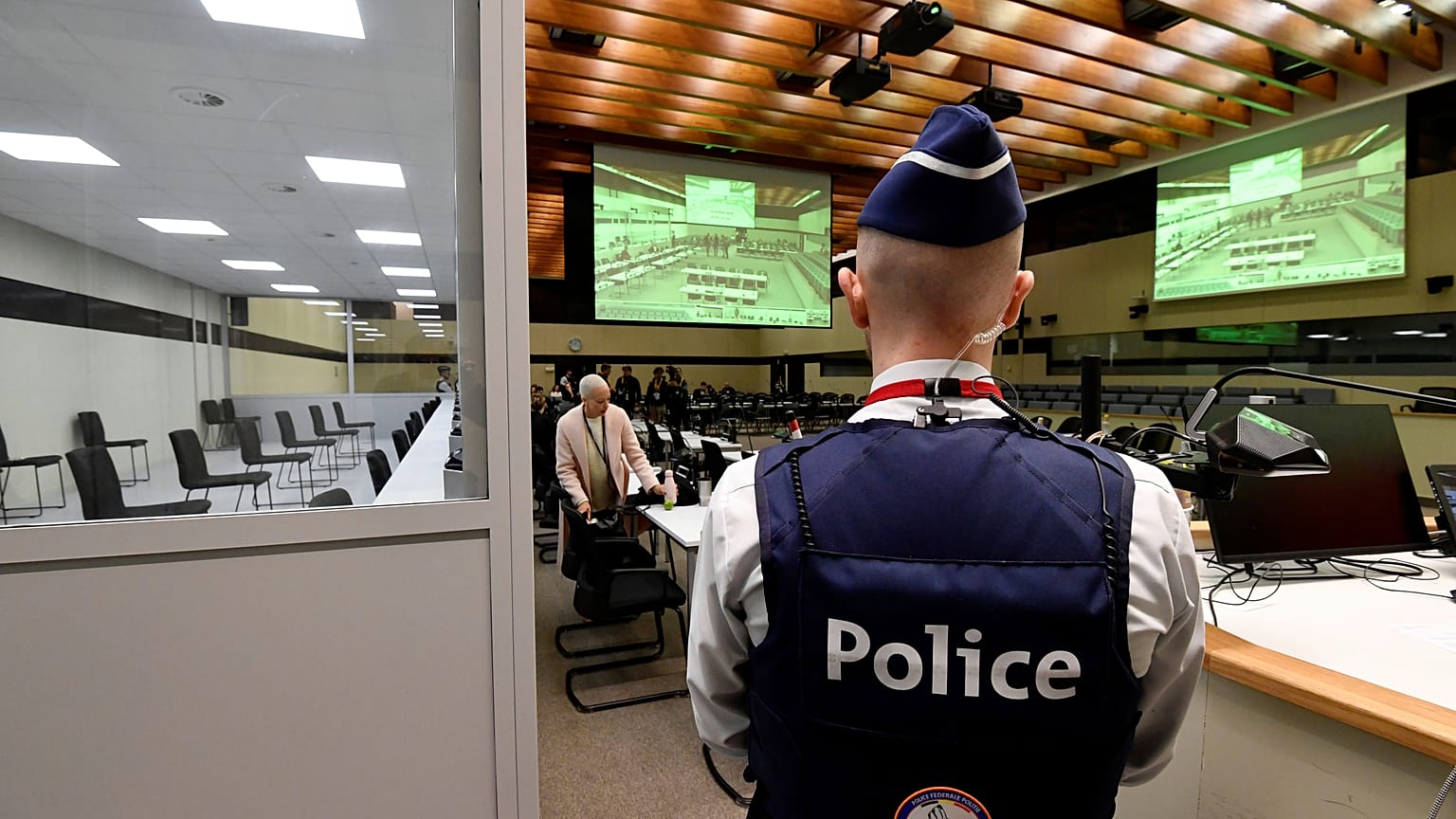 Sala de vistas en el Palacio de Justicia de Bruselas antes del comienzo de la sesión del lunes 3 de abril