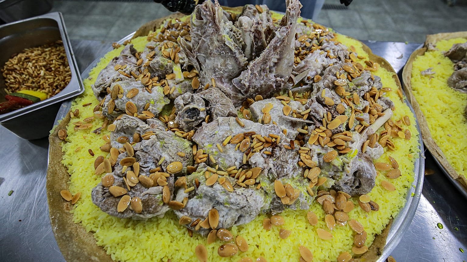 "المنسف" الأردني طبق وطني شعبي 