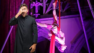 Französischer Pfarrer sieht sich nach "sexy" Stangentanz-Show Morddrohungen ausgesetzt - Copyright Facebook