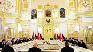 Der belarussische Präsident Alexander Lukaschenko und der russische Präsident Wladimir Putin während ihres Treffens im Kreml in Moskau, 5. April 2023