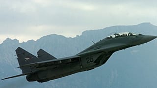 Fotónk illusztráció: MiG-29-es repül a salzburgi repülőtér felett