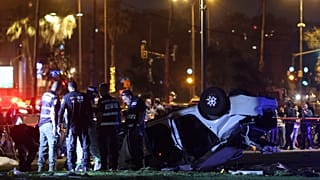 L'auto dell'attentatore che ha travolto i passanti sul lungomare di Tel Aviv, Israele