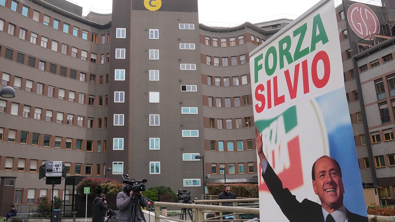 A milánói kórház, ahol Berlusconit kezelik
