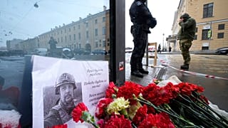 Les funérailles du blogueur militaire russe Maxime Fomine, connu sous le pseudonyme de Vladlen Tatarsky ont eu lieu le 8 avril 2023 à Moscou, en Russie. 