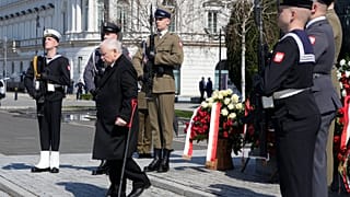 Ярослав Качиньский на траурной церемонии