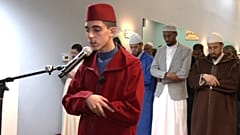  اجتمعت الجالية المغربية إلى جانب الجالية العربية والإسلامية لأداء صلاة التراويح