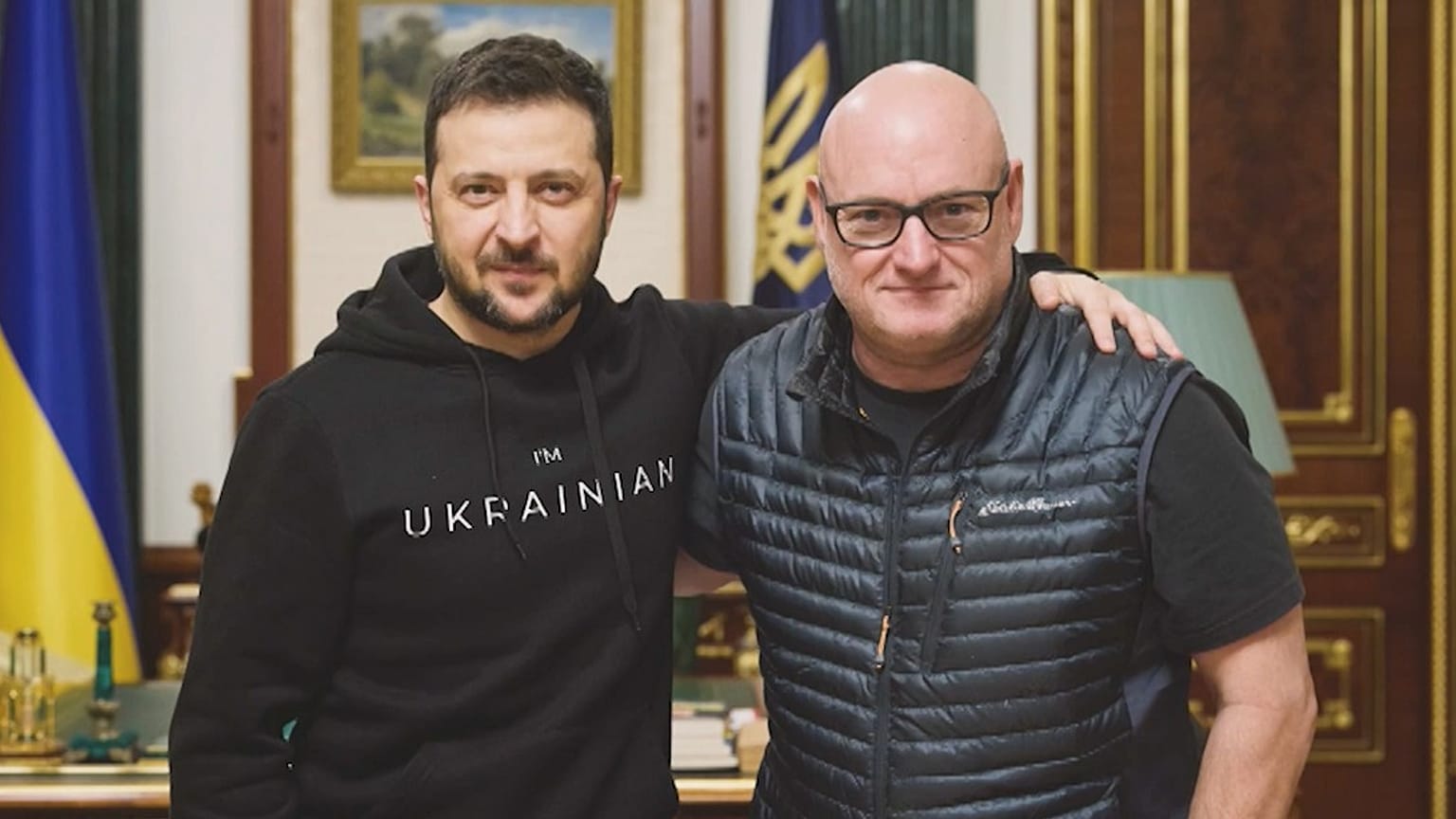Поддержка Украине - словом и деньгами.