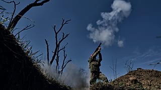 Un soldat ukrainien lors de combats dans la région de Bakhmout, Ukraine, le 10 avril 2023