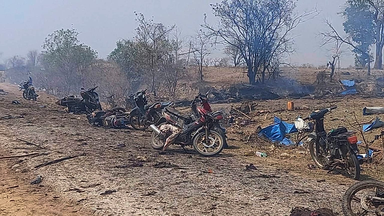 Myanmar ordusunun düzenlediği hava saldırısında çok sayıda sivil öldü