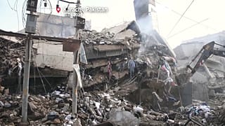 Fábrica colapsou na sequência do incêndio