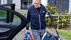 Der frühere EU-Abgeordnete Antonio Panzeri bei seiner Entlassung aus einem Brüsseler Gefängnis am Donnerstag.