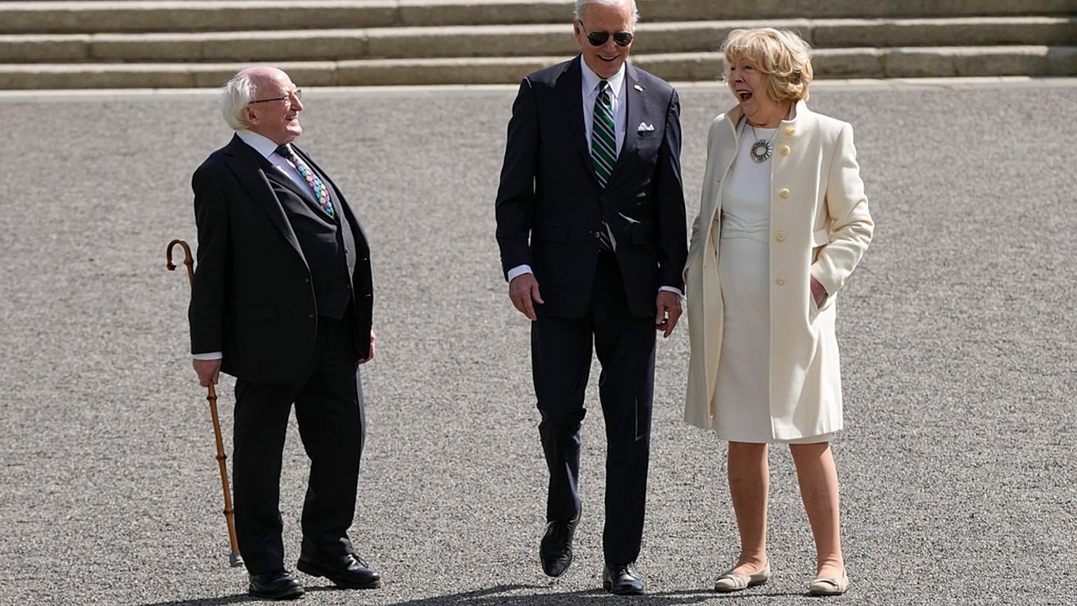 US-Präsident Biden mit dem irischen Präsidenten Michael Higgins und dessen Frau Sabina, 13. April 2023 