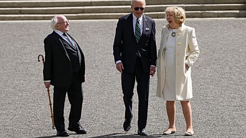 US-Präsident Biden mit dem irischen Präsidenten Michael Higgins und dessen Frau Sabina, 13. April 2023 