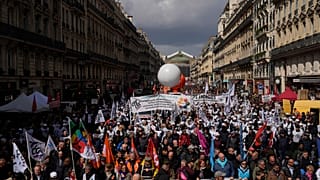 По данным профсоюзов, на улицы вышли 1,5 млн человек