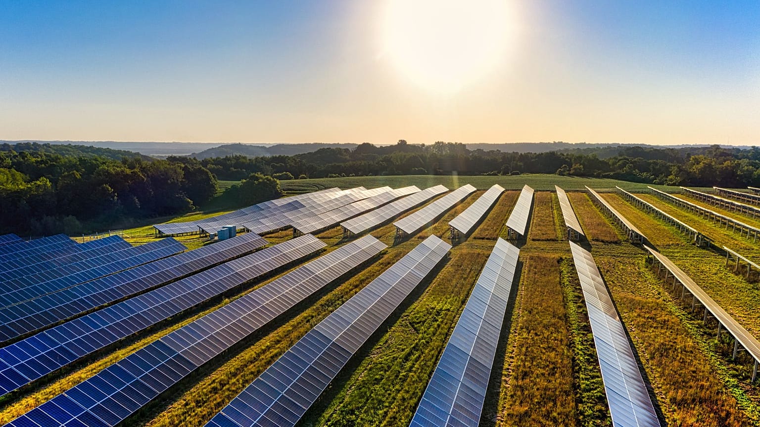 El tiempo soleado hizo que las plantas solares de la República Checa produjeran más energía de la que se puede almacenar