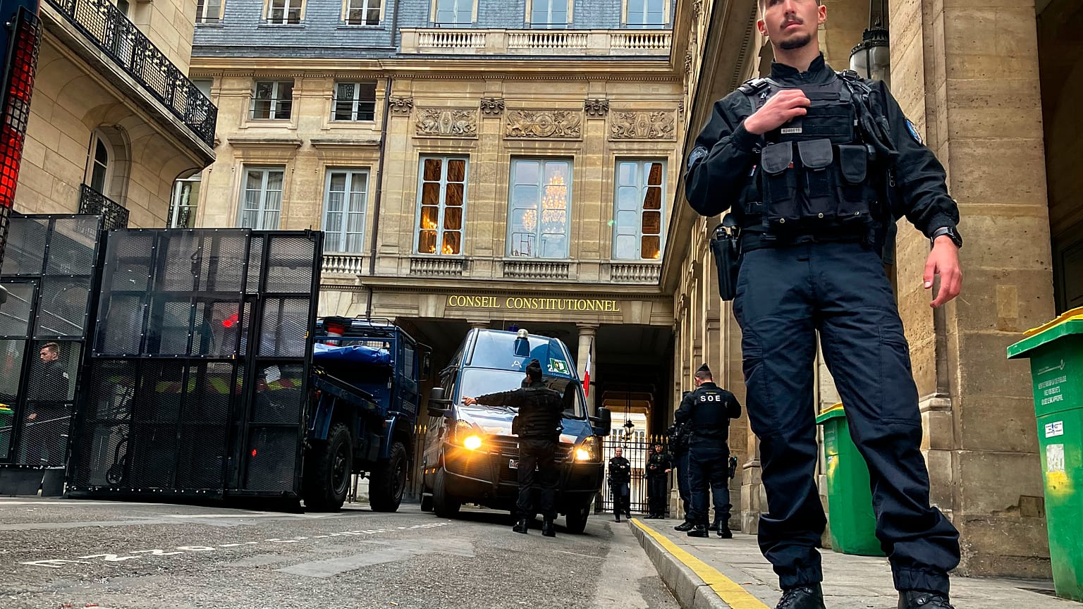 A francia Alkotmánytanács jóváhagyta Macron vitatott nyugdíjreformját