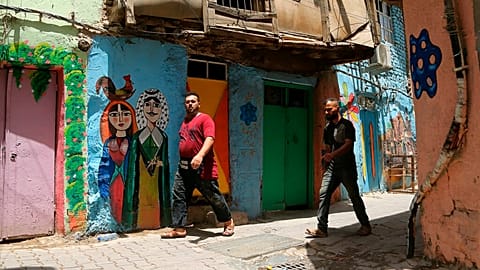 L'artiste Ali Khalifa à Bagdad, quartier de Khadhimiya, le 2 juin 2021