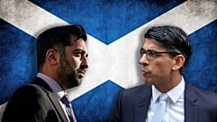 Humza Yousaf, Skócia első minisztere és Rishi Sunak, brit kormányfő