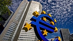 Bruxelas quer tornar os bancos de média dimensão elegíveis para os instrumentos reservados para os grandes bancos