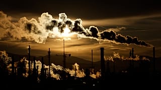 Emissão de gases na fábrica química em Chalempe, no leste de França