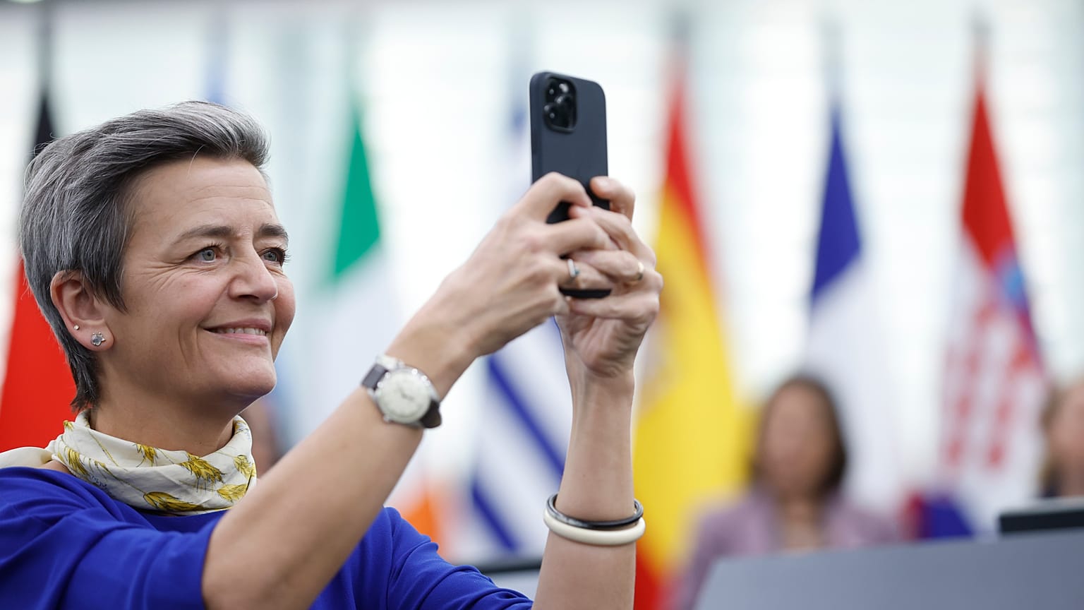 La vice-présidente de la Commission, Margrethe Vestager, souligne que "personne ne peut résoudre ce problème seul"