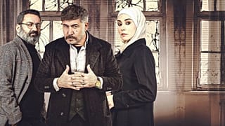 يتناول مسلسل "النار بالنار" مثلا موضوع اللاجئين السوريين الذين فروا بمئات الآلاف الى لبنان بعد بدء النزاع في بلادهم في العام 2011