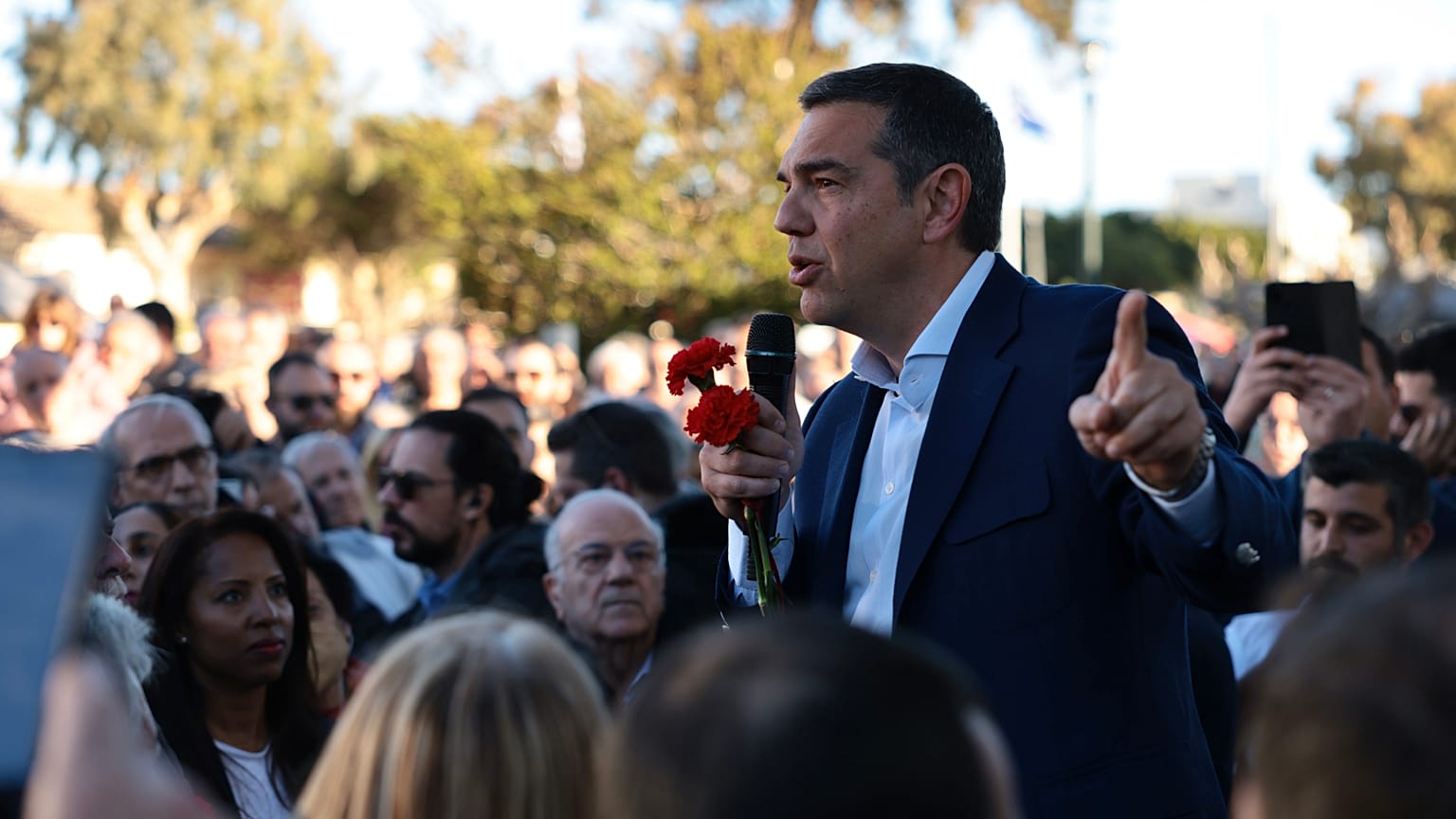 Ο Αλέξης Τσίπρας στο Λαύριο