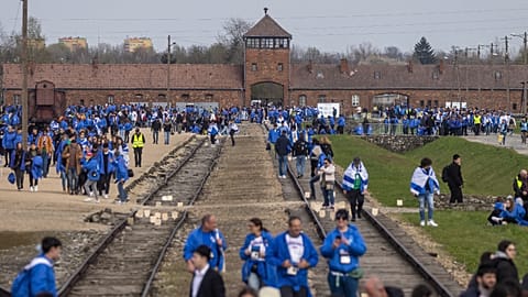 Plusieurs milliers de personne ont participé, le 18 avril 2023, à la 35e Marche des Vivants, organisée chaque année pour commémorer les victimes de la Shoa. 