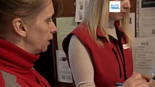 Украинским беженцам в Венгрии помогает местный "Красный крест"