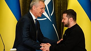 A NATO főtitkára az ukrán elnökkel Kijevben
