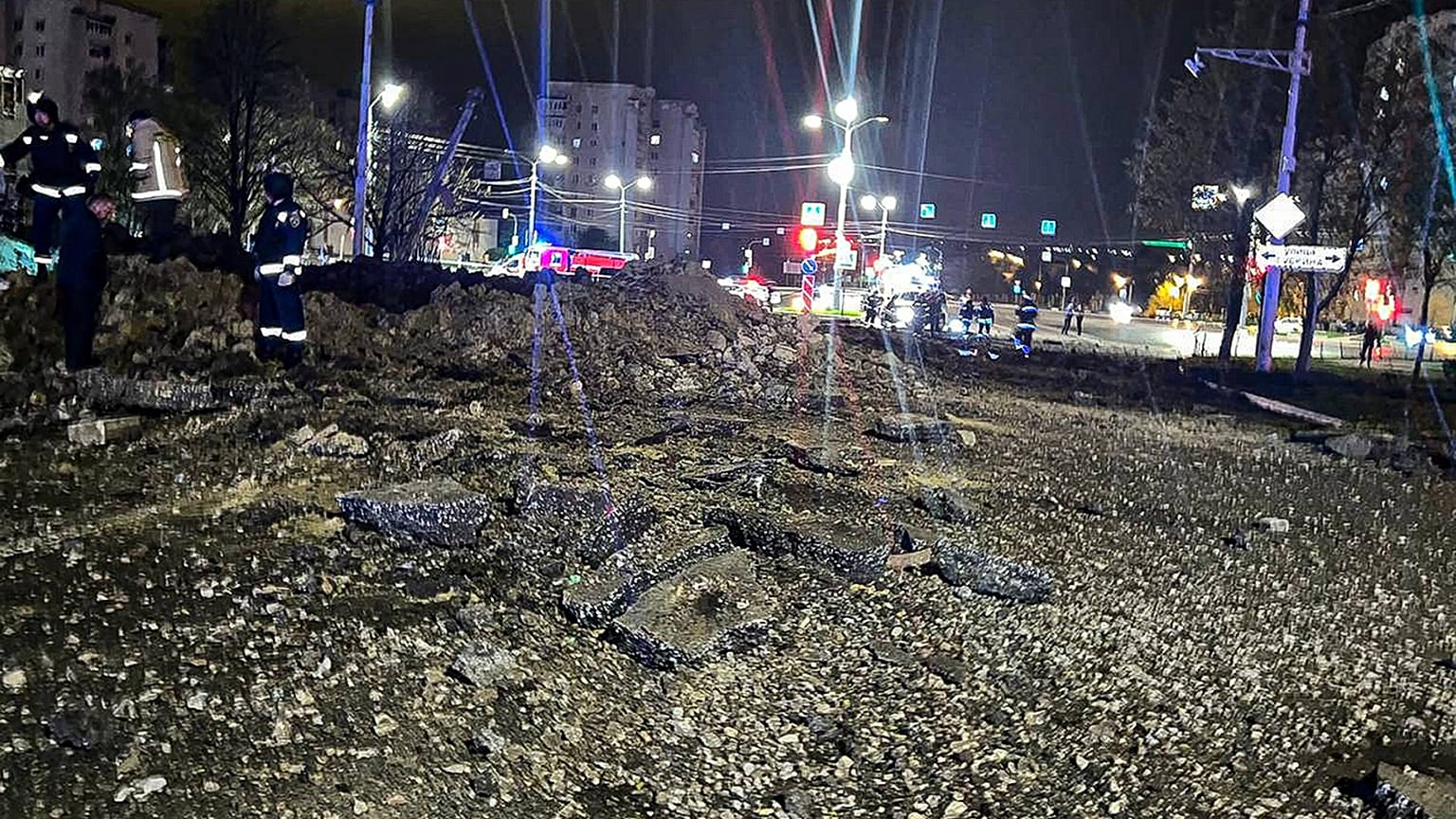 Cratère de l'explosion dans une de Belgorod, le 20 avril 2022