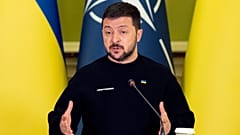 Die Ukraine wünsche sich eine formelle Einladung auf dem NATO-Gipfel im Juli, erklärte Selenskyj.