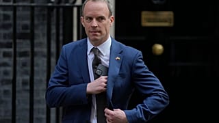 Dominic Raab távozik a Downing Street 10-ből