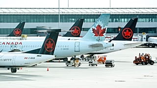 Az Air Canada repülőgépei a torontói Pearson International repülőtér aszfaltján 2020. október 14-én – képünk illusztráció