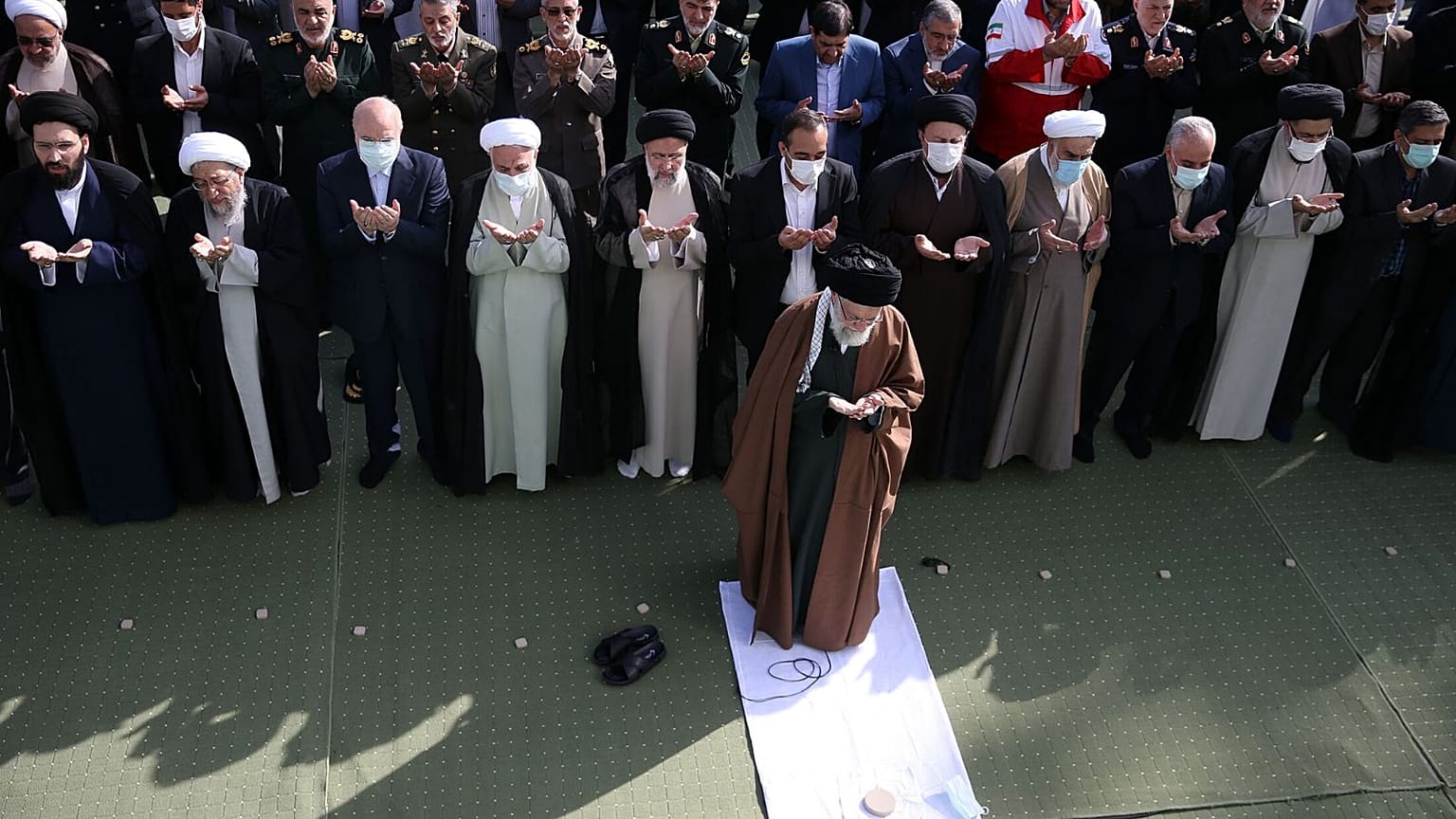 علی خامنه‌ای