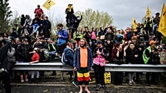 Protestierende während einer Demonstration gegen den Bau der A69 zwischen Toulouse und Castres