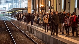 Fransa'nın başkenti Paris'te bir tren istasyonu