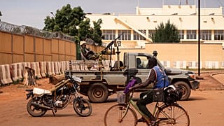 Burkina Faso: Ülkenin askeri üniformasını giyen saldırganlar 60 kişiyi öldürdü