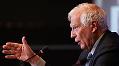 Ο Ζοζέπ Μπορέλ μετά το Συμβούλιο των Υπουργών Εξωτερικών στο Λουξεμβούργο, στις 24 Απριλίου 2023.