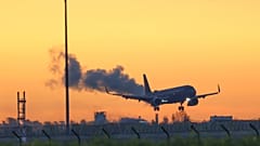 ΜΕ ΑΕΡΟΠΛΑΝΑ ΚΥΡΙΩΣ Η ΕΚΚΕΝΩΣΗ ΤΟΥ ΣΟΥΔΑΝ