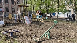 صاروخ روسي يستهدف مدرسة في مدينة كراماتورسك، أوكرانيا