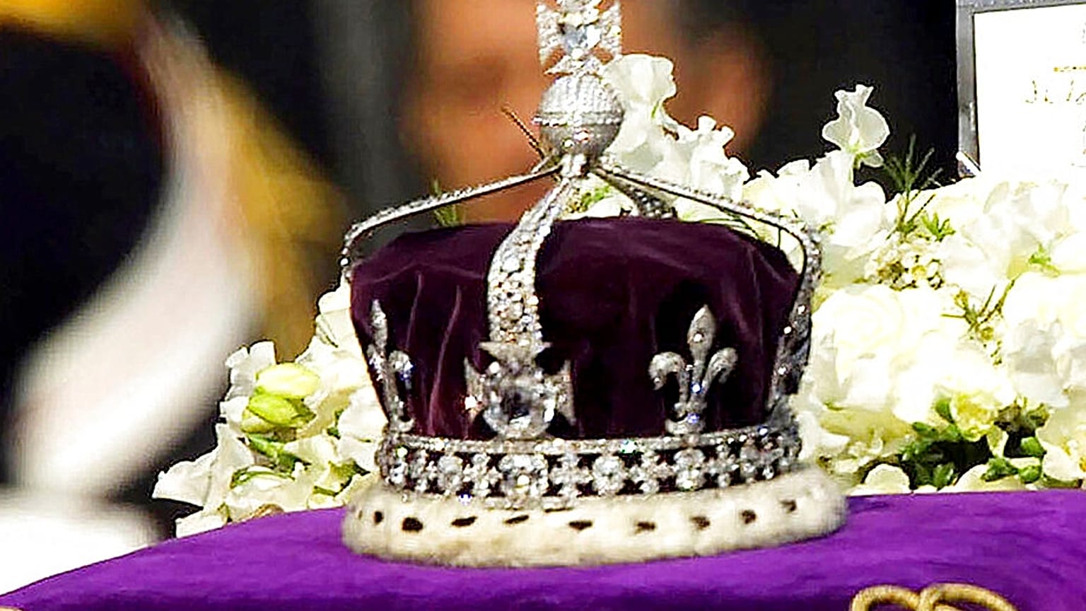 İngiltere Kralı 3. Charles'ın resmi taç giyme töreni 6 Mayıs cumartesi günü Londra'da yapılacak