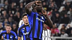 لاعب إنتر ميلان روميلو لوكاكو أثناء المباراة ضد يوفنتوس في استاد تورينو في الرابع من نيسان / أبريل