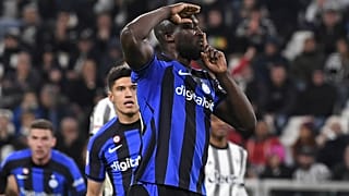 لاعب إنتر ميلان روميلو لوكاكو أثناء المباراة ضد يوفنتوس في استاد تورينو في الرابع من نيسان / أبريل